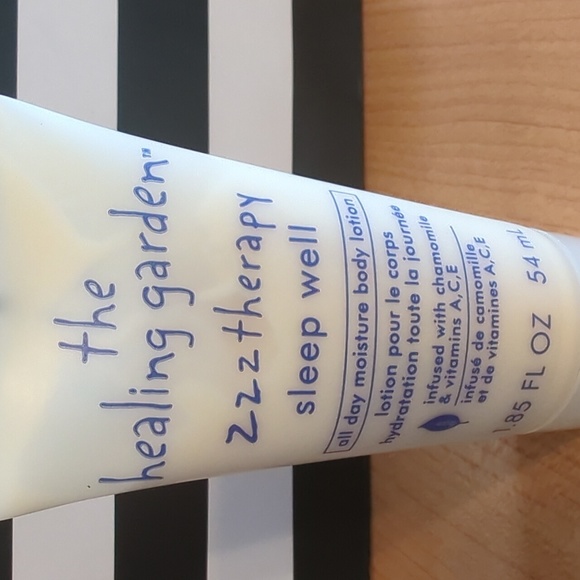 All Day Moisture Body Lotion - Picture 2 of 3